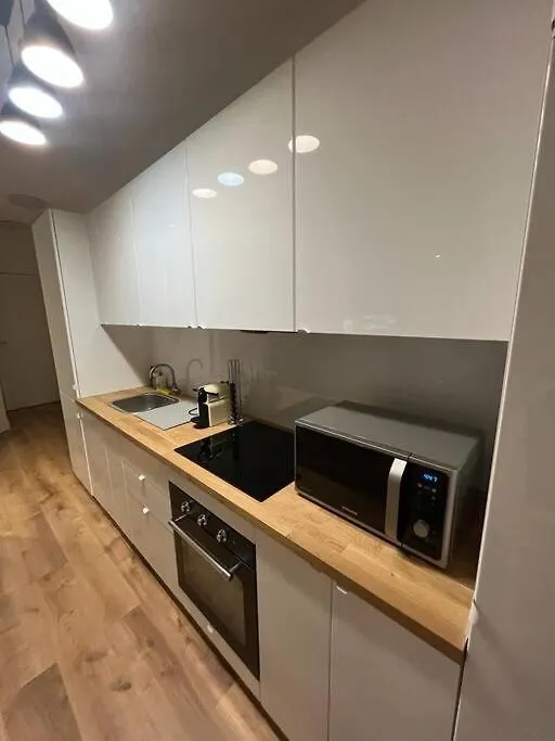 Apartment Charment 15 *